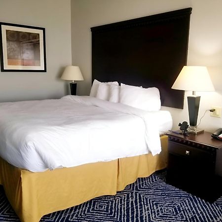 Comfort Inn & Suites Dallas Medical-Market Center Zewnętrze zdjęcie