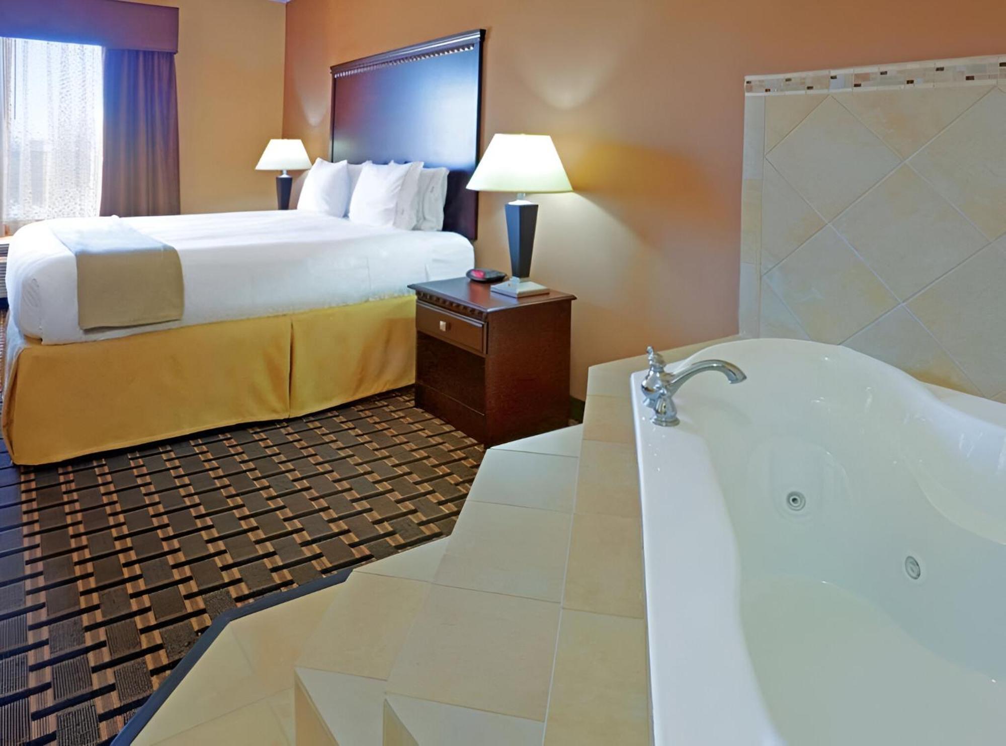 Comfort Inn & Suites Dallas Medical-Market Center Zewnętrze zdjęcie