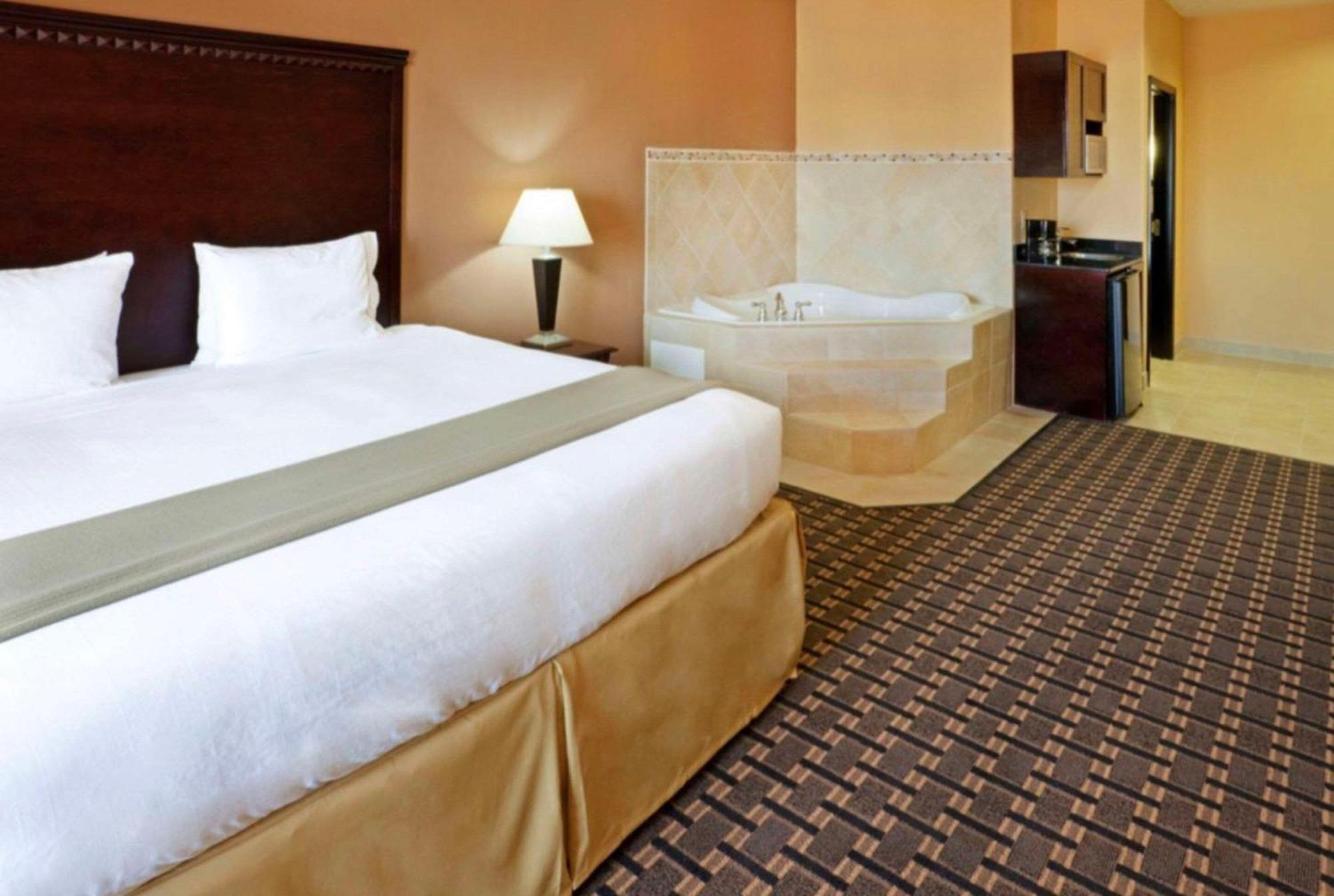 Comfort Inn & Suites Dallas Medical-Market Center Zewnętrze zdjęcie