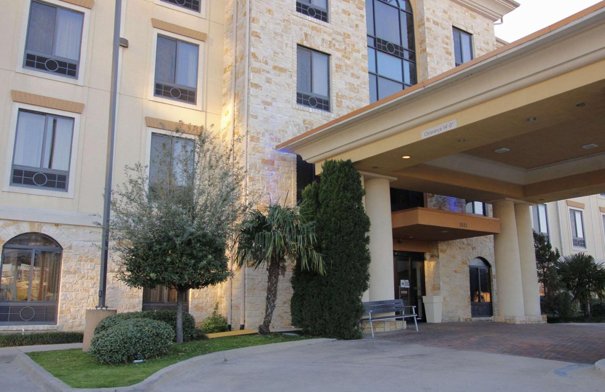 Comfort Inn & Suites Dallas Medical-Market Center Zewnętrze zdjęcie